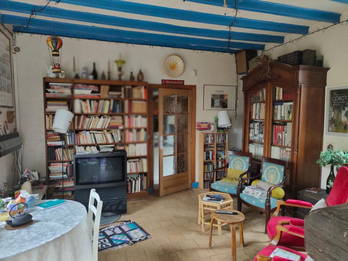 Вилла La Maison Bleue De Husseau Ancienne Ferme Semi-Troglodytique 18E Siecle Монлуи-сюр-Луар Экстерьер фото